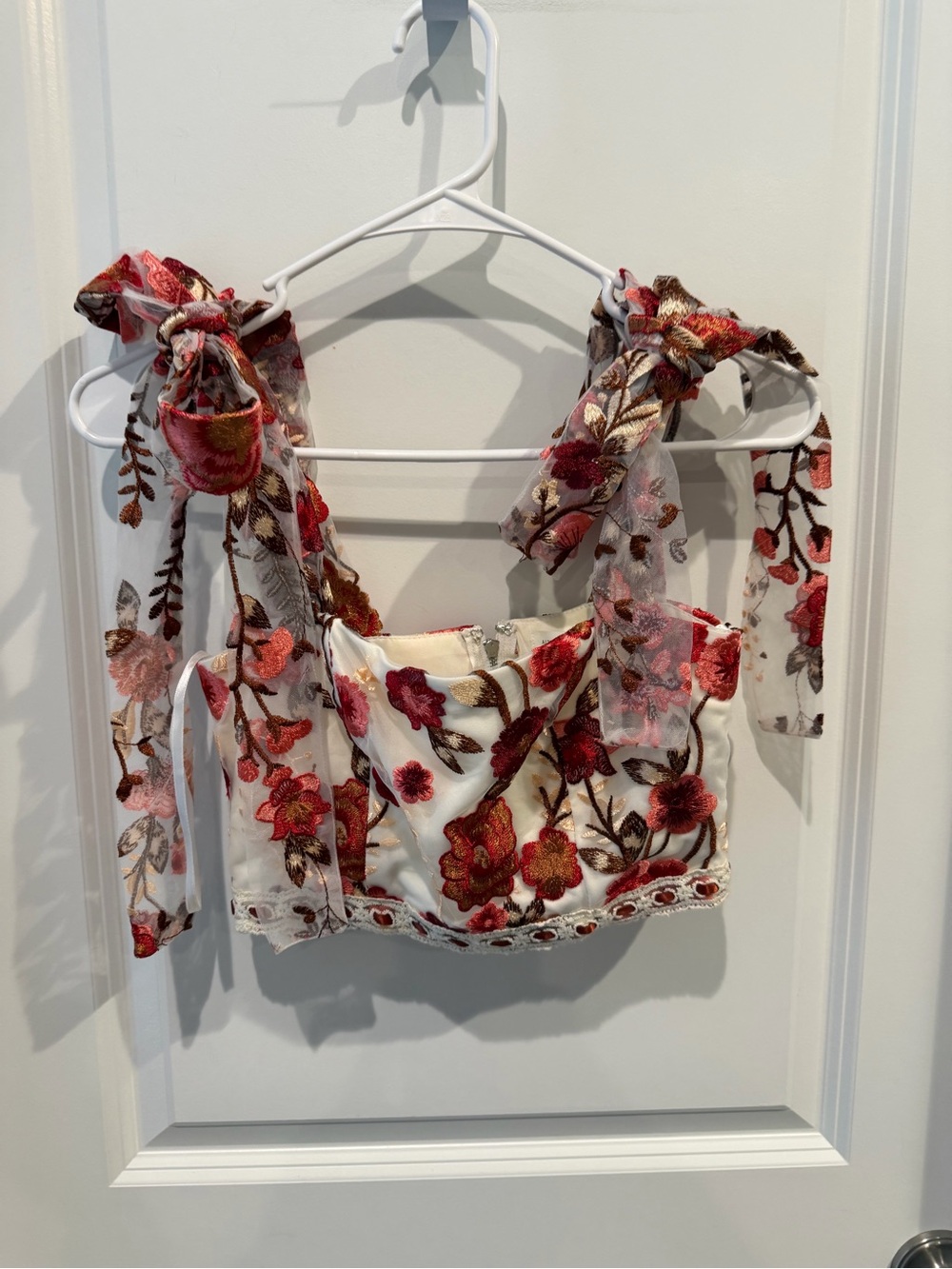 NWT Altar’d State Floral Embroidered Tie-Shoulder Crop Top Size XS